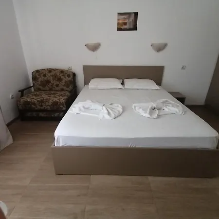 Πανσιόν Siana House Ράβντα