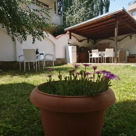 Πανσιόν Siana House Ράβντα