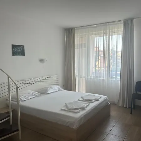 Siana House Guest house 2*
