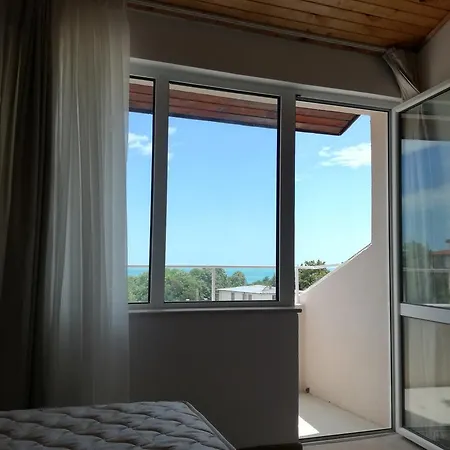 Πανσιόν Siana House 2*