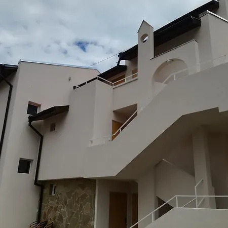 Πανσιόν Siana House Ράβντα