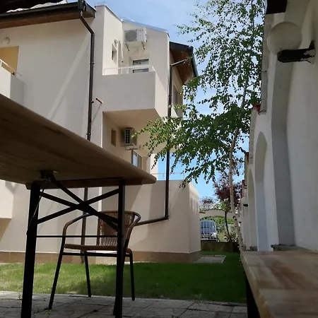Πανσιόν Siana House