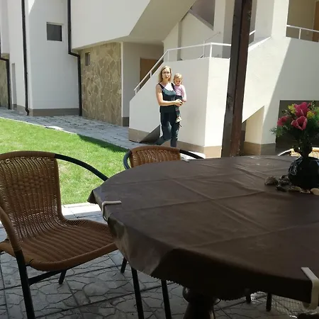 Πανσιόν Siana House