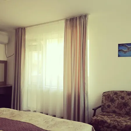Πανσιόν Siana House Ράβντα