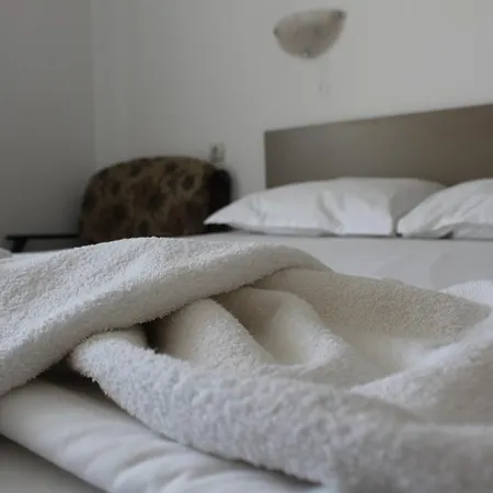Siana House 2*