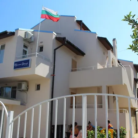Siana House Ράβντα