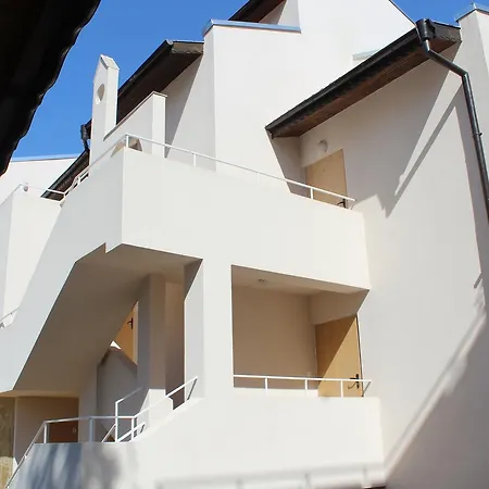 Πανσιόν Siana House Ράβντα